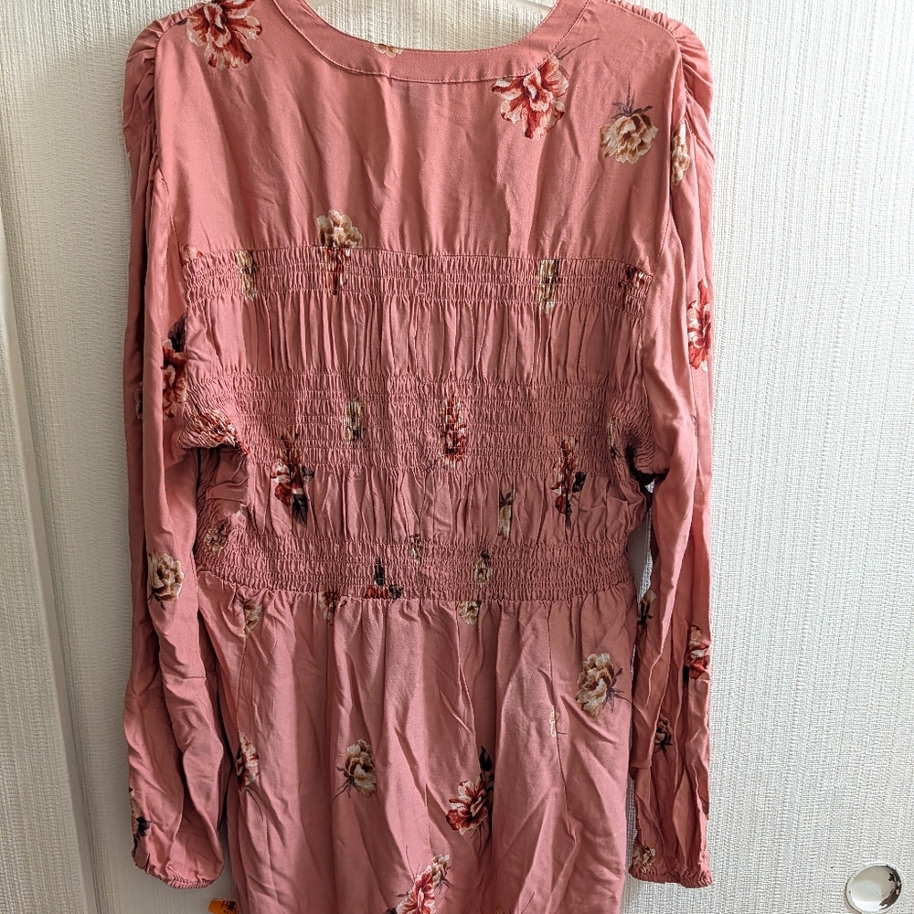 Torrid Women's Coral Print Shirred Top size 0 (Large) - Picture 3 of 5